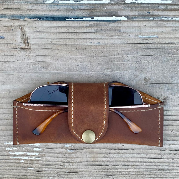 GLASSES HOLDERS