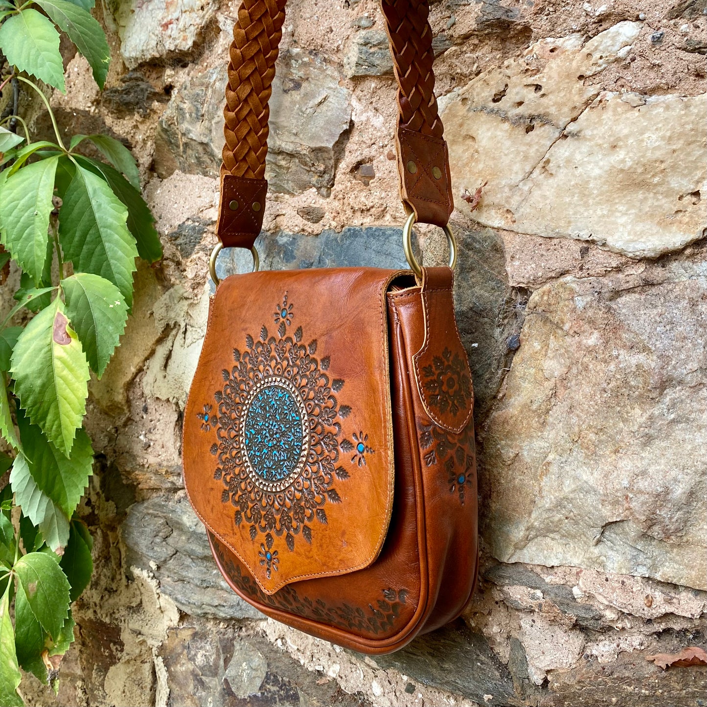 Retro Vibes Carved Leather Handbag