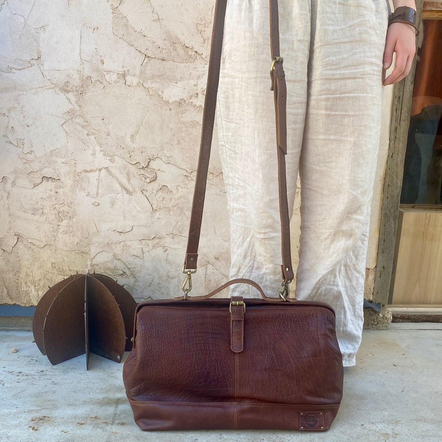 Large Vintage Gladstone / Doctors Bag