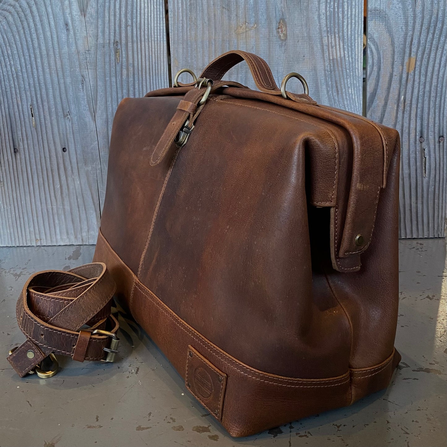 Large Vintage Gladstone / Doctors Bag